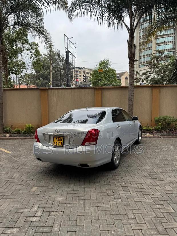 Toyota Crown Majesta 4.6 RWD 2012 Silver