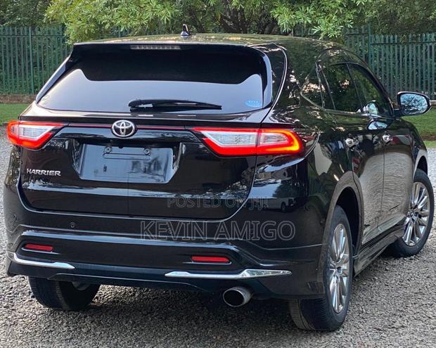 Toyota Harrier 2.0 2020