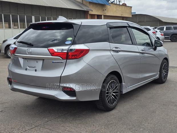 Honda Fit Shuttle 1.5 Hybrid 2WD 2019 Silver