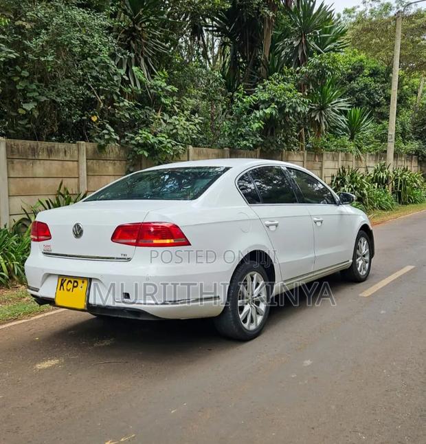 Volkswagen Passat 2011 White