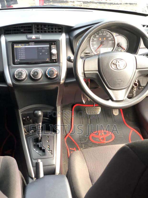 Toyota Passo 2016 Silver