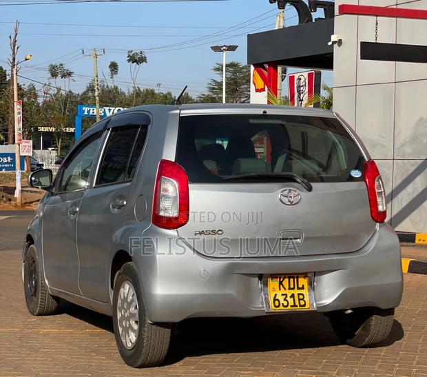 Toyota Passo 2016 Silver