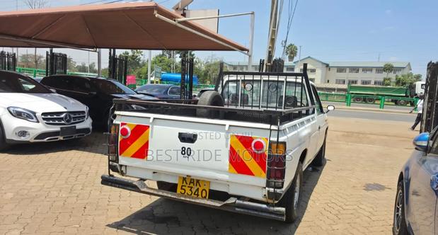 Nissan Pick-Up 2019 White