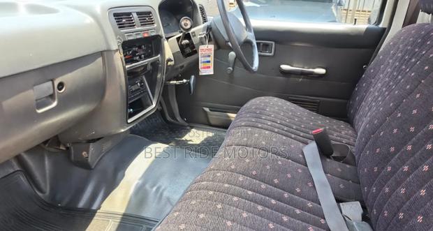 Nissan Pick-Up 2019 White
