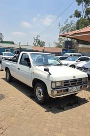 Nissan Pick-Up 2019 White for sale
