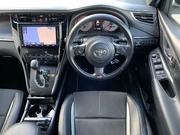 Toyota Harrier 2.0 2018 Pearl for sale