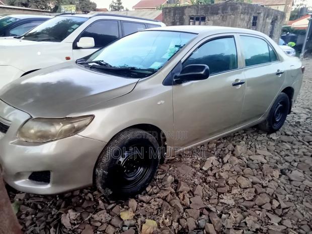Toyota Corolla 2010 Gold