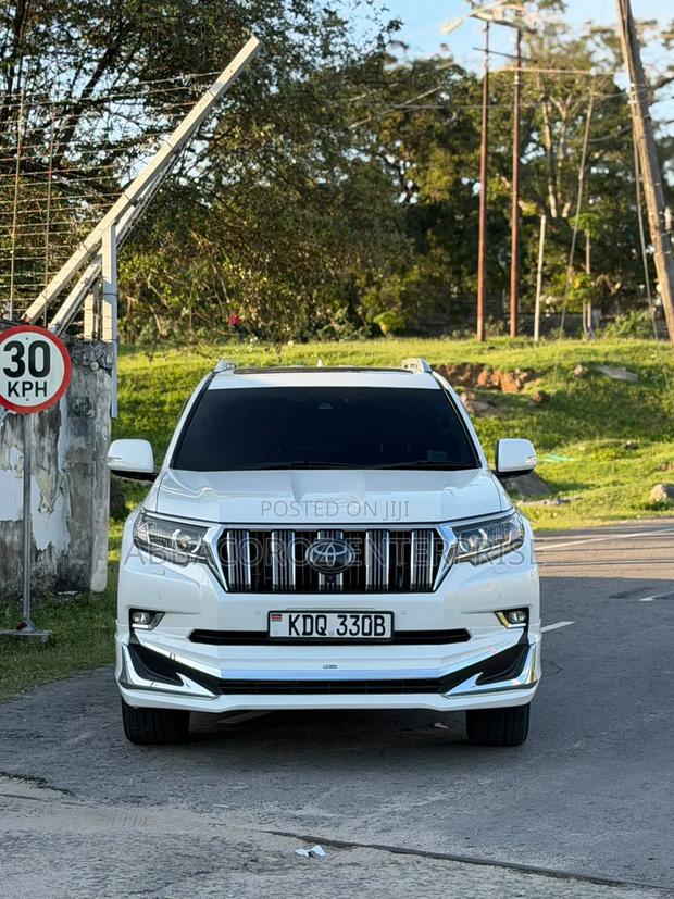 Toyota Land Cruiser Prado 2016 White