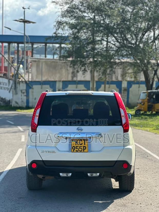 Nissan X-Trail 2011 White