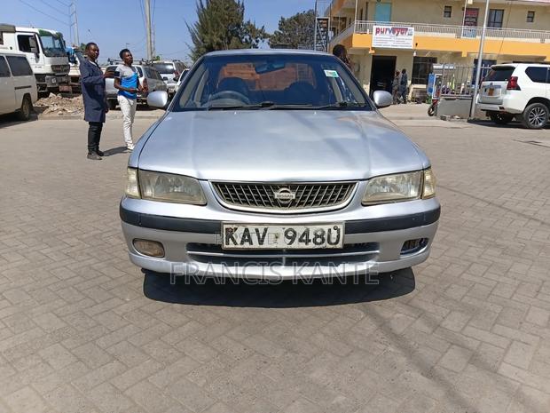 Nissan FB15 2000 Silver