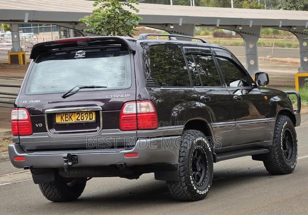 Toyota Land Cruiser Cygnus 4.7 2005 Burgundy