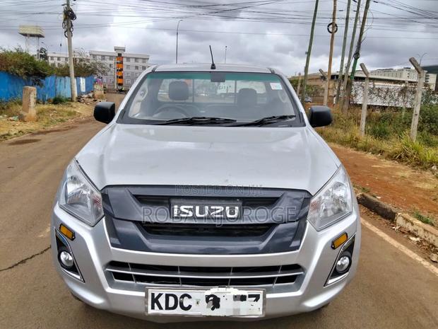 Isuzu D-MAX 2021 Silver