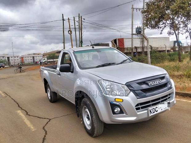 Isuzu D-MAX 2021 Silver