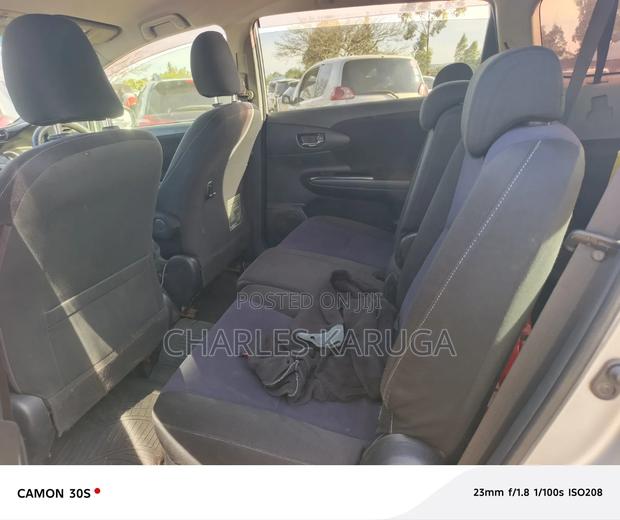 Toyota Wish 2012 Silver
