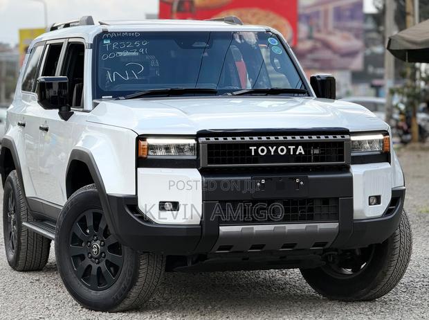 Toyota Land Cruiser LC250 2024 White