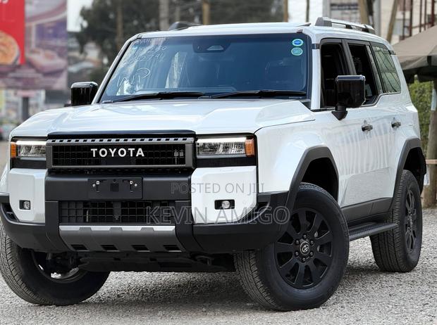 Toyota Land Cruiser LC250 2024 White