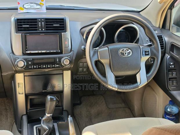 Toyota Land Cruiser Prado 2010 White