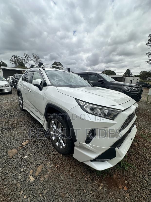 Toyota RAV4 2020 White