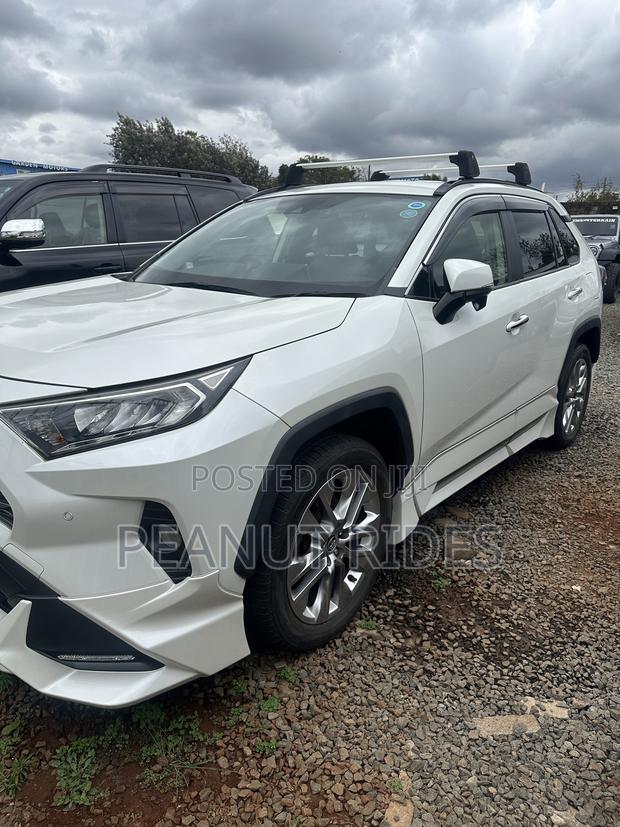 Toyota RAV4 2020 White