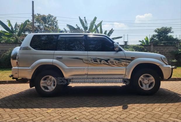 Toyota Land Cruiser Prado 2.7 16V 5dr 2000 Silver