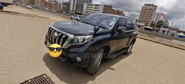 Toyota Land Cruiser Prado 2017 Black
