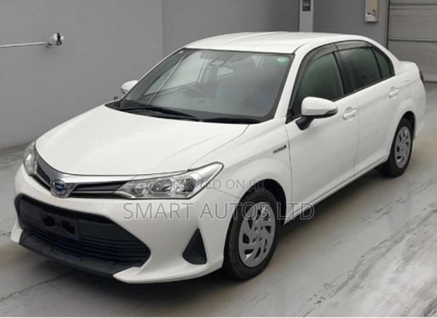 Toyota Axio 1.5 Hybrid 2WD 2019 White