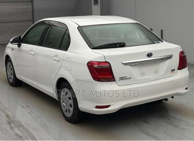 Toyota Axio 1.5 Hybrid 2WD 2019 White
