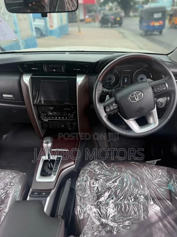 Toyota Fortuner 2.8 D AWD 2021 White