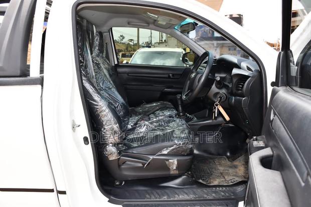 Toyota Hilux 2019 White