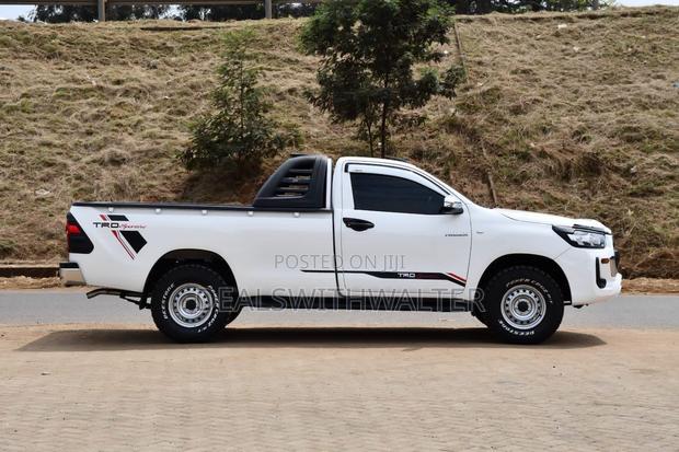Toyota Hilux 2019 White