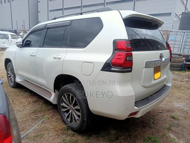 Toyota Land Cruiser Prado 2.7 2018 Pearl