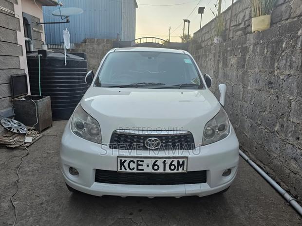 Toyota Rush 2009 White
