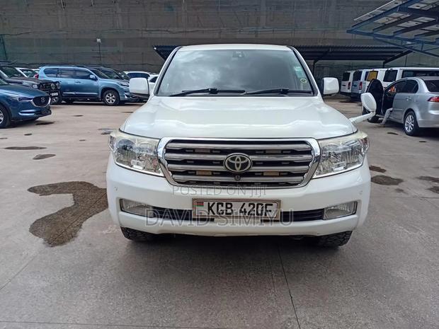 Toyota Land Cruiser 2015 White