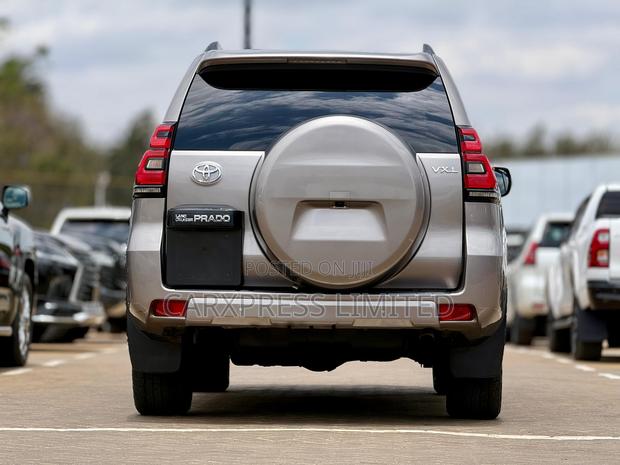 Toyota Land Cruiser Prado 2.8 2019 Brown