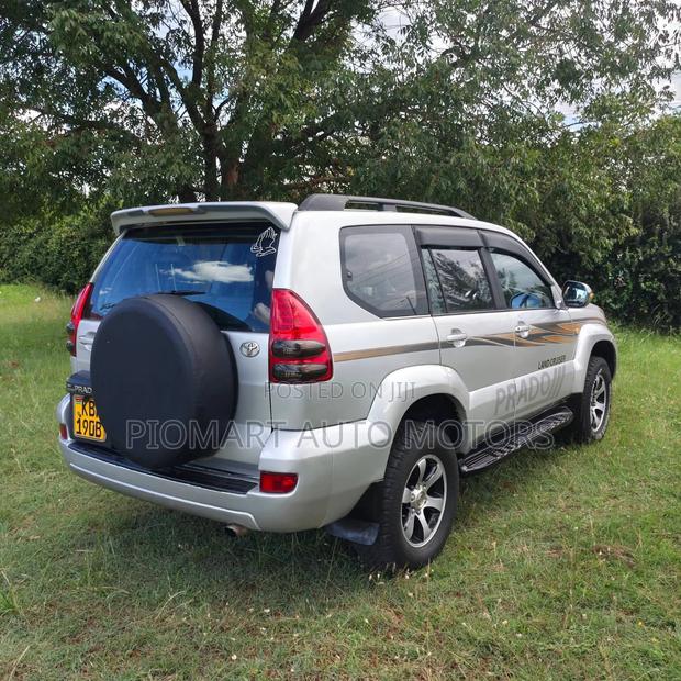 Toyota Land Cruiser Prado 2006 Silver