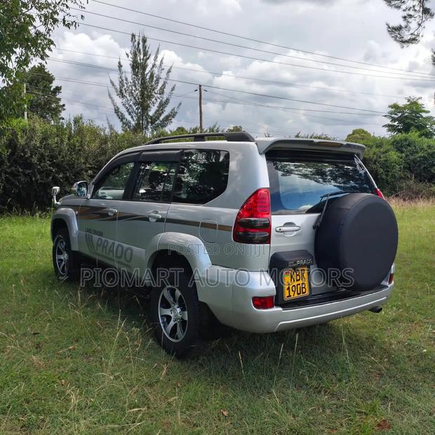 Toyota Land Cruiser Prado 2006 Silver