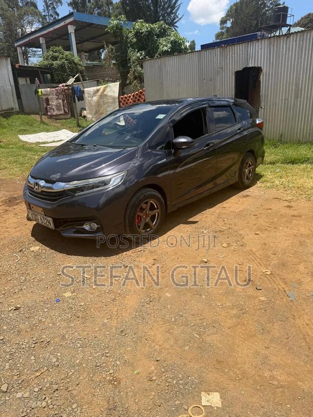 Honda Fit Shuttle 1.5 Hybrid 4WD 2017 Purple