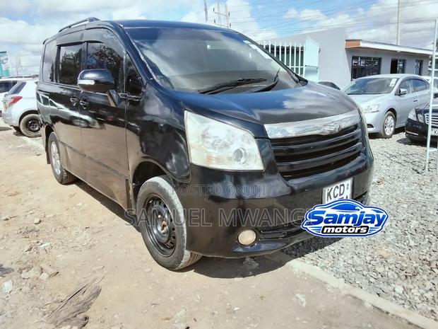 Toyota Noah 2008 Black