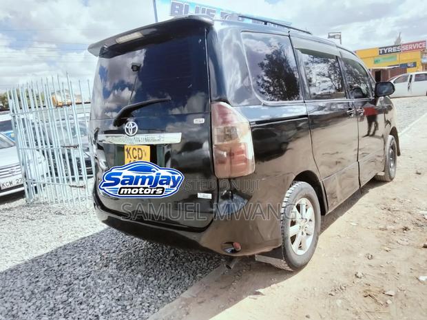 Toyota Noah 2008 Black
