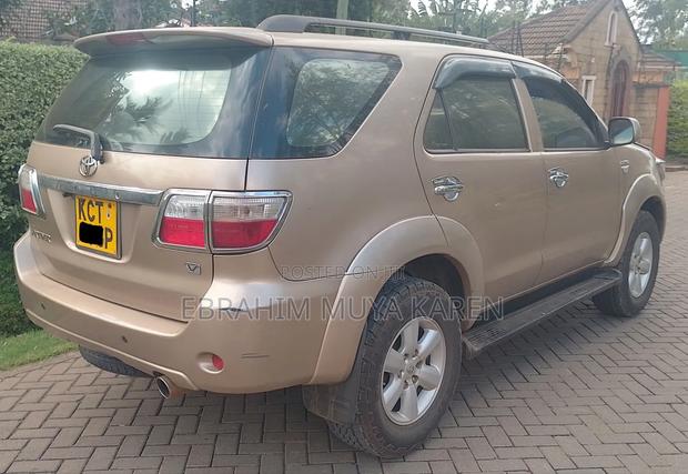 Toyota Fortuner 2.7 AWD 2014 Gold