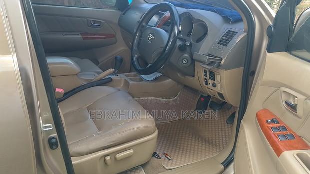 Toyota Fortuner 2.7 AWD 2014 Gold