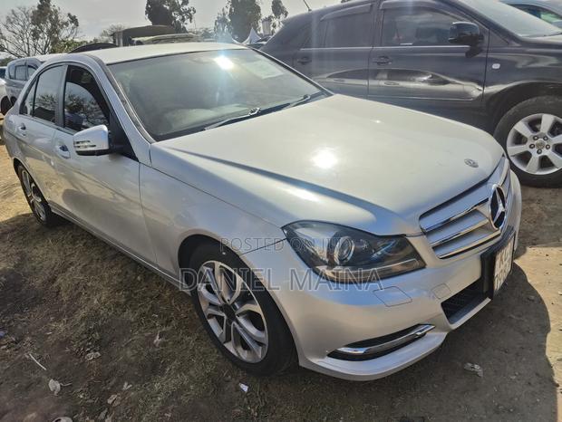 Mercedes-Benz C200 2012 Silver