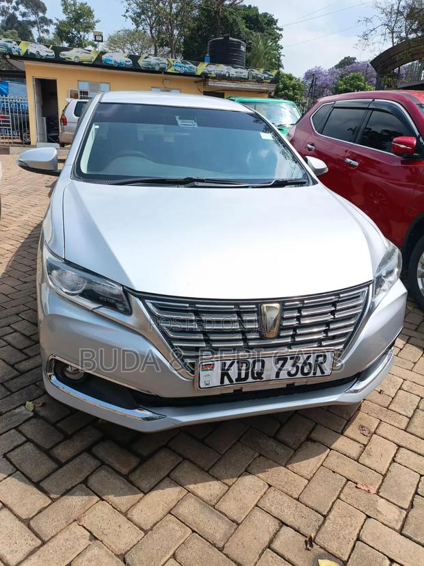 Toyota Premio 2017 Silver