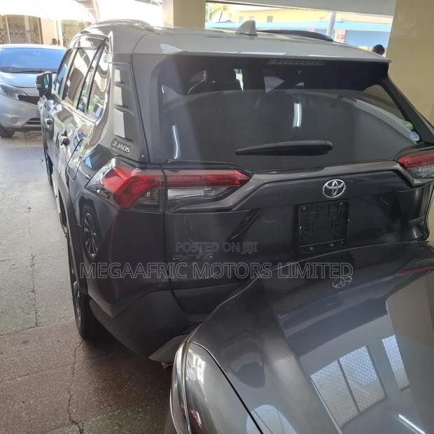 Toyota RAV4 Limited FWD 2019 Gray