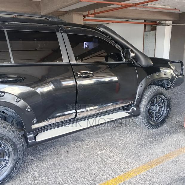 Toyota Land Cruiser Prado 2011 Black