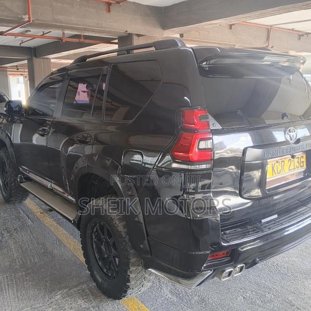 Toyota Land Cruiser Prado 2011 Black