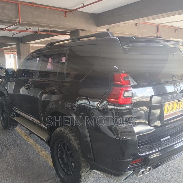 Toyota Land Cruiser Prado 2011 Black