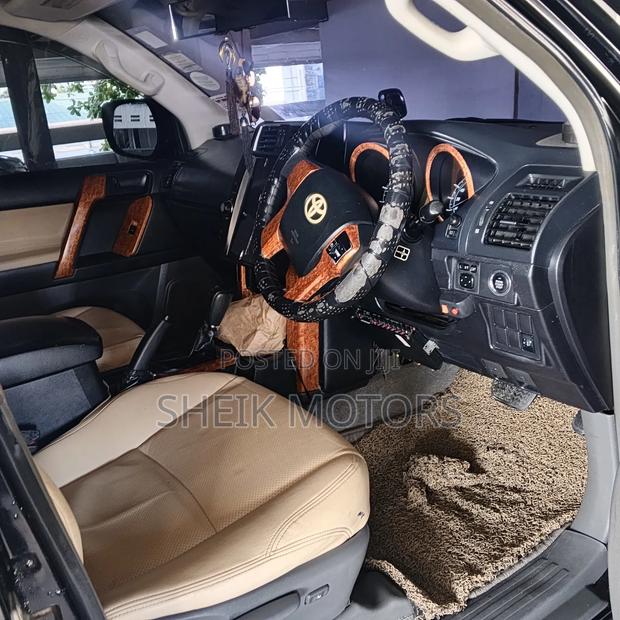 Toyota Land Cruiser Prado 2011 Black