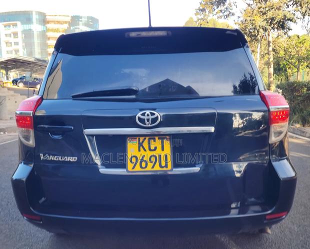 Toyota Vanguard 2012 Black
