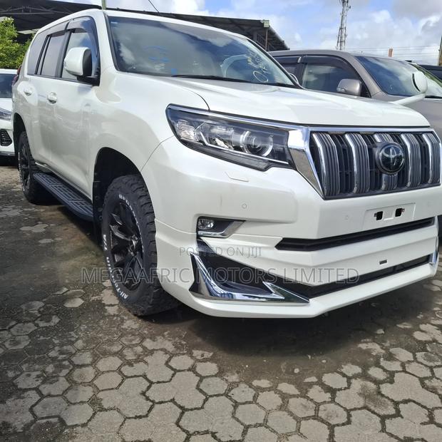 Toyota Land Cruiser Prado 2.7 2019 White